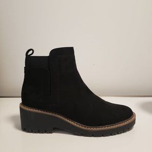 Black Suede Chelsea Boots White Mountain Size 8.5